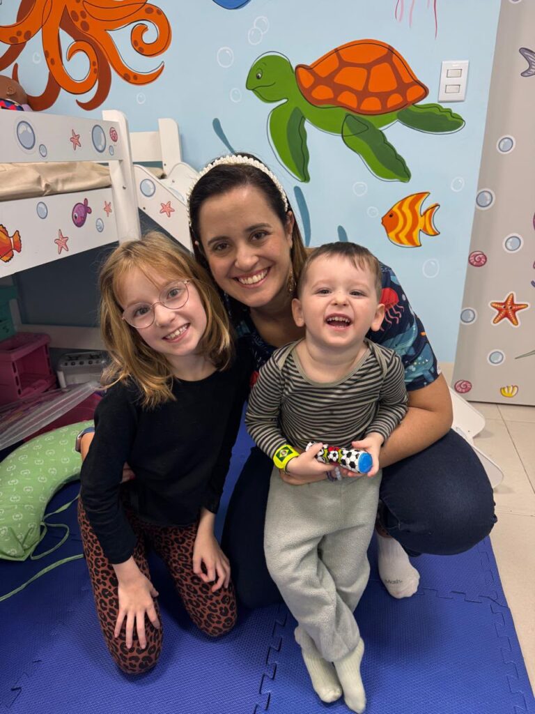 Dra. Patty Terrível com dois irmãos pacientes